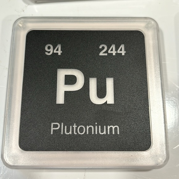 Toynk Radioactive Elements Periodic Table Glowing Light-Up Drink Coasters - Picture 4 of 8